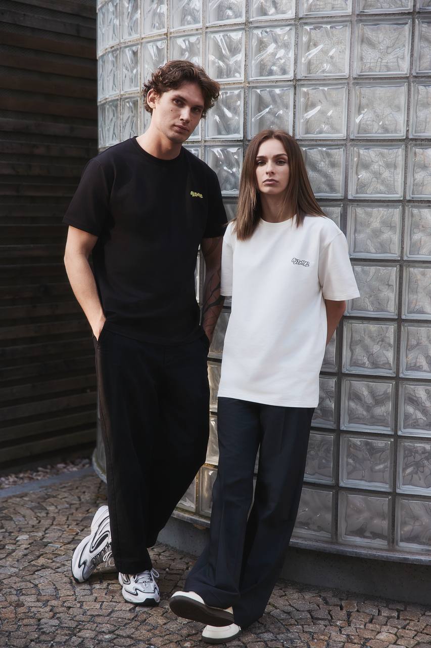 Футболка  «Слушаю и не осуждаю»